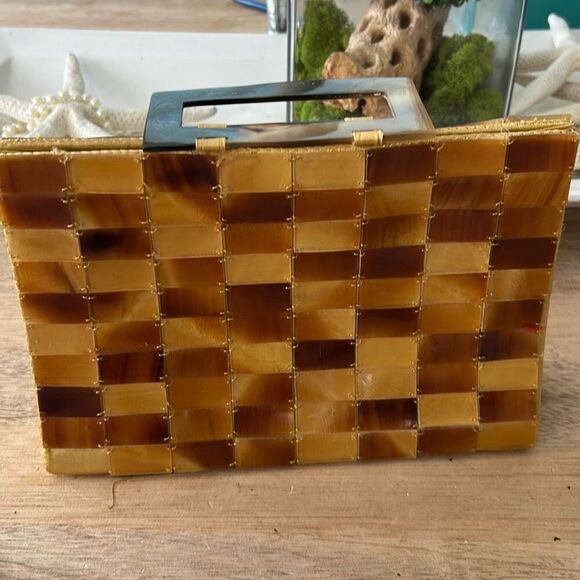 Vintage Handbags - Vintage Shiraleah Vietnam 50s bake a light tortoiseshell loose site handbag as i